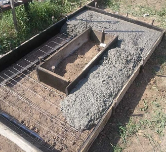 Какой способ установки памятника на могилу самый надежный